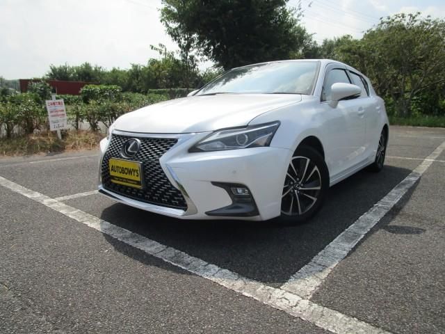 2019 Lexus CT CT200h Pearl Sedan for sale, Japanese used car export | GULJI TRADERS