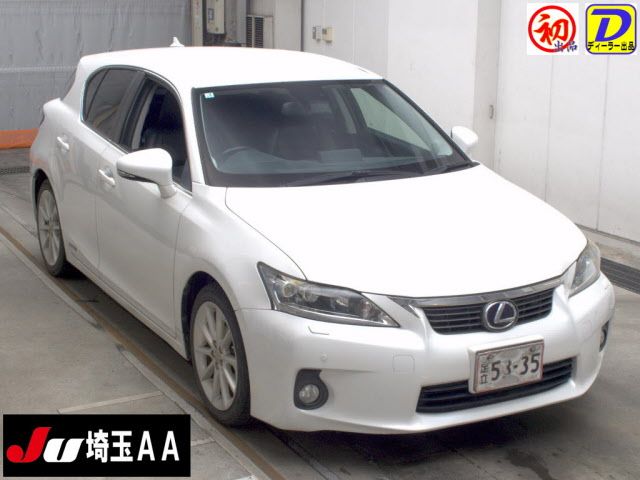 2011 Lexus CT200h Ver.L - photo 1 2011 Lexus CT200h Ver.L Pearl Sedan for sale, Japanese used car export - photo 1 of 10 | GULJI TRADERS