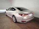 2020 Lexus ES ES300h Sedan for sale, Japanese used car export - photo 61 of 79 | GULJI TRADERS