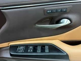 2020 Lexus ES 300h Sedan for sale, Japanese used car export - photo 34 of 69 | GULJI TRADERS