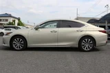 2020 Lexus ES ES300h Sedan for sale, Japanese used car export - photo 11 of 30 | GULJI TRADERS