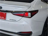 2022 Lexus ES ES300h F Sport Sedan for sale, Japanese used car export - photo 25 of 40 | GULJI TRADERS