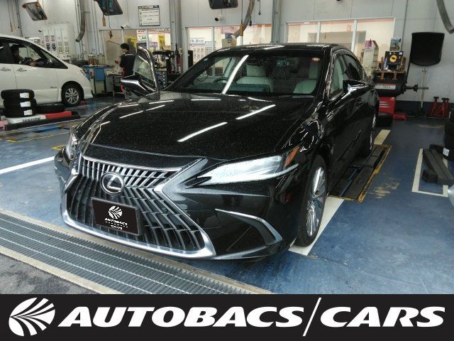 2022 Lexus ES 2500 ES300h version L FCVT 2WD Sedan for sale, Japanese used car export - photo 1 of 3 | GULJI TRADERS