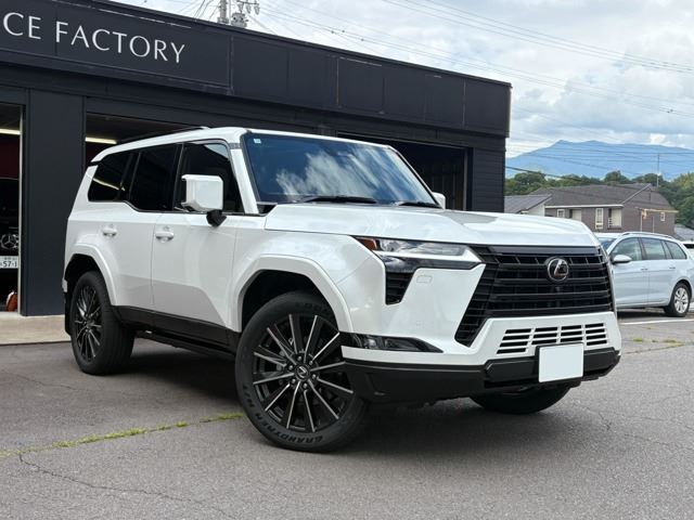 2025 Lexus GX 550 4WD - photo 1 2025 Lexus GX 550 4WD Sedan for sale, Japanese used car export - photo 1 of 33 | GULJI TRADERS