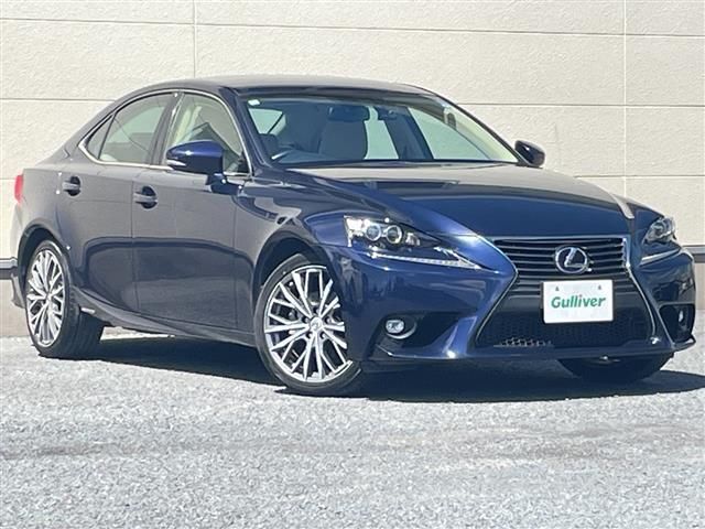 2015 Lexus IS 300h - photo 1 2015 Lexus IS 300h Sedan for sale, Japanese used car export - photo 1 of 24 | GULJI TRADERS