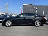 2015 Lexus IS 300h Sedan for sale, Japanese used car export - photo 22 of 24 | GULJI TRADERS