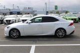 2016 Lexus IS 300h Sedan for sale, Japanese used car export - photo 14 of 30 | GULJI TRADERS