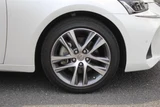 2017 Lexus IS 300h Sedan for sale, Japanese used car export - photo 18 of 30 | GULJI TRADERS