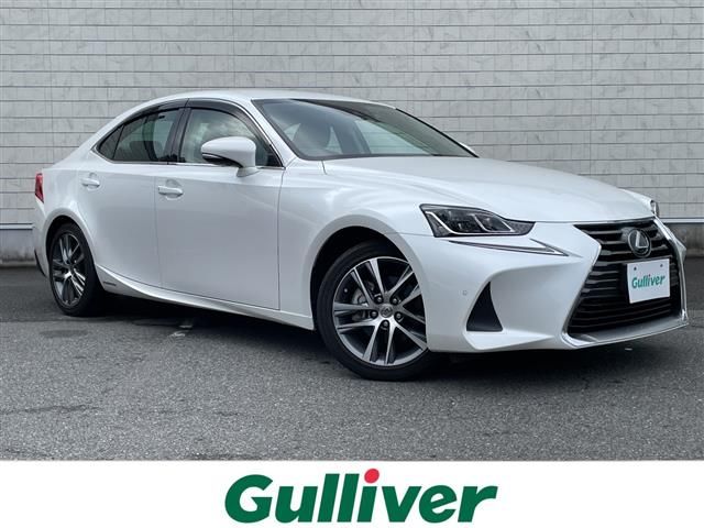 2019 Lexus IS 300h Sedan for sale, Japanese used car export - photo 1 of 24 | GULJI TRADERS