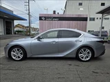2021 Lexus IS Sedan for sale, Japanese used car export - photo 17 of 20 | GULJI TRADERS