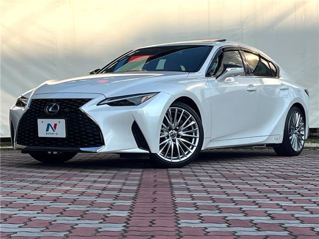 2022 Lexus IS IS300h Sedan for sale, Japanese used car export | GULJI TRADERS