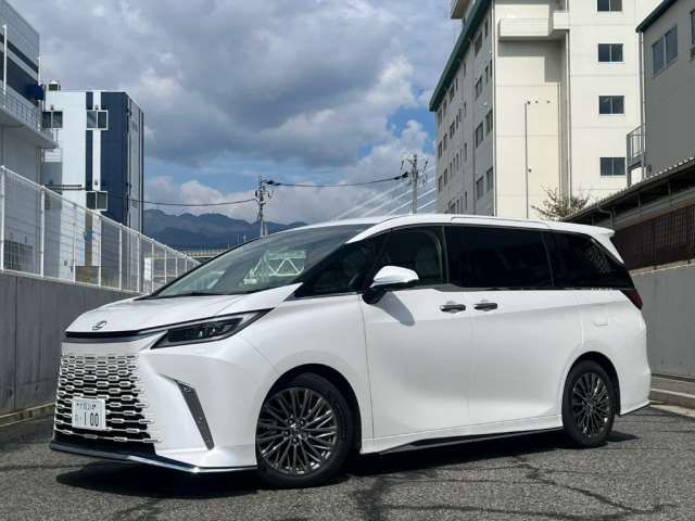 2025 Lexus LM LM500h Sedan for sale, Japanese used car export | GULJI TRADERS