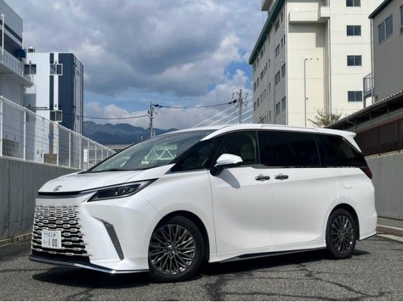 2025 Lexus LM LM500h Sedan for sale, Japanese used car export - photo 1 of 9 | GULJI TRADERS