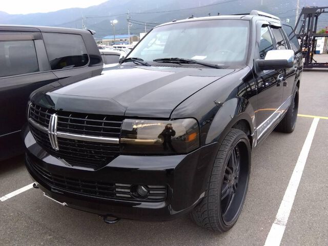 2009 Lincoln Navigator 4WD SUV for sale, Japanese used car export - photo 1 of 6 | GULJI TRADERS