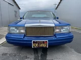 1992 Lincoln Towncar Sedan for sale, Japanese used car export - photo 7 of 9 | GULJI TRADERS