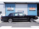 1997 Lincoln Towncar Sedan for sale, Japanese used car export - photo 10 of 71 | GULJI TRADERS