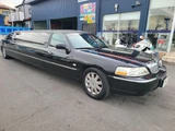 2009 Lincoln Towncar Sedan for sale, Japanese used car export - photo 1 of 24 | GULJI TRADERS