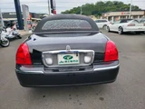 2009 Lincoln Towncar Sedan for sale, Japanese used car export - photo 11 of 24 | GULJI TRADERS