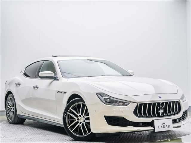 2018 Maserati Ghibli - photo 1 2018 Maserati Ghibli White Sedan for sale, Japanese used car export - photo 1 of 50 | GULJI TRADERS