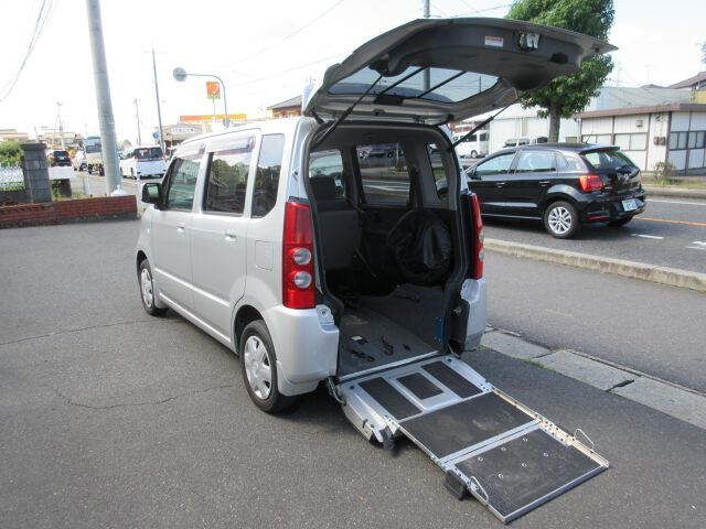 2007 Mazda AZ-WAGON - photo 1 2007 Mazda AZ-WAGON Van for sale, Japanese used car export | GULJI TRADERS
