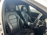 2018 Mercedes-Benz C-Class STATIONWAGON C220d Sedan for sale, Japanese used car export - photo 20 of 23 | GULJI TRADERS