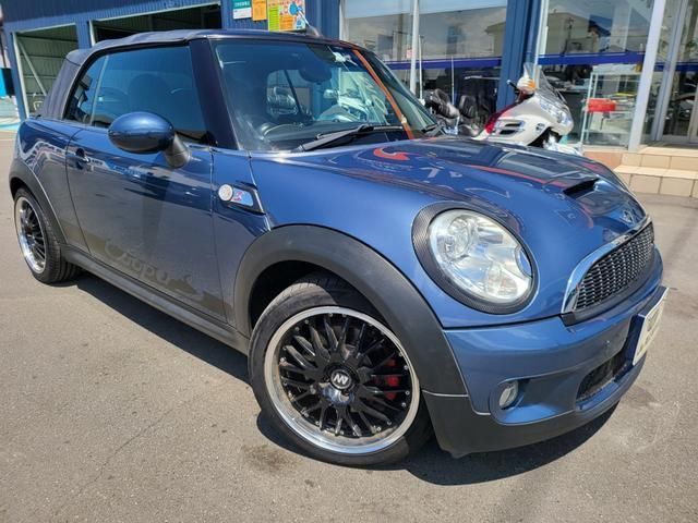 2010 MINI Convertible Sedan for sale, Japanese used car export - photo 1 of 9 | GULJI TRADERS