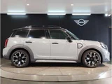 2022 MINI Crossover D SUV for sale, Japanese used car export - photo 4 of 9 | GULJI TRADERS