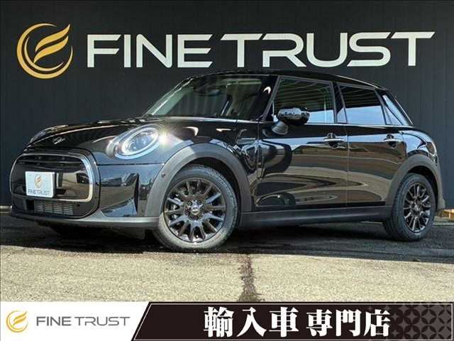2022 MINI Hatch Diesel COOPER D ESSENTIAL RHD - photo 1 2022 MINI Hatch Diesel COOPER D ESSENTIAL RHD Other Sedan for sale, Japanese used car export - photo 1 of 50 | GULJI TRADERS