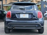 2022 MINI Hatch Diesel COOPER D ESSENTIAL RHD Black Sedan for sale, Japanese used car export - photo 18 of 50 | GULJI TRADERS