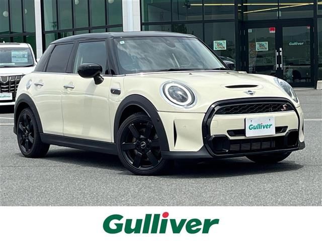 2022 MINI Hatch S - photo 1 2022 MINI Hatch S White Sedan for sale, Japanese used car export - photo 1 of 23 | GULJI TRADERS