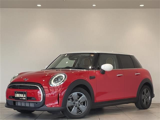 2022 MINI Hatch D - photo 1 2022 MINI Hatch D Sedan for sale, Japanese used car export - photo 1 of 24 | GULJI TRADERS