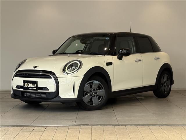 2022 MINI Hatch White Sedan for sale, Japanese used car export | GULJI TRADERS