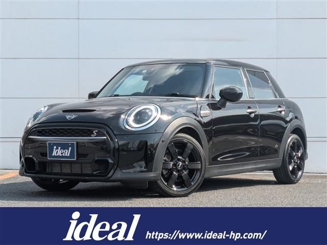 2022 MINI Hatch - photo 1 2022 MINI Hatch Black Sedan for sale, Japanese used car export - photo 1 of 27 | GULJI TRADERS
