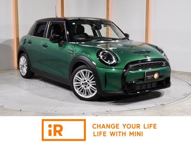 2022 MINI Hatch Sedan for sale, Japanese used car export - photo 1 of 18 | GULJI TRADERS