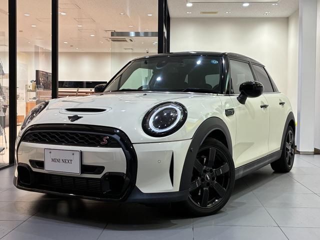 2022 MINI Hatch Sedan for sale, Japanese used car export - photo 1 of 9 | GULJI TRADERS