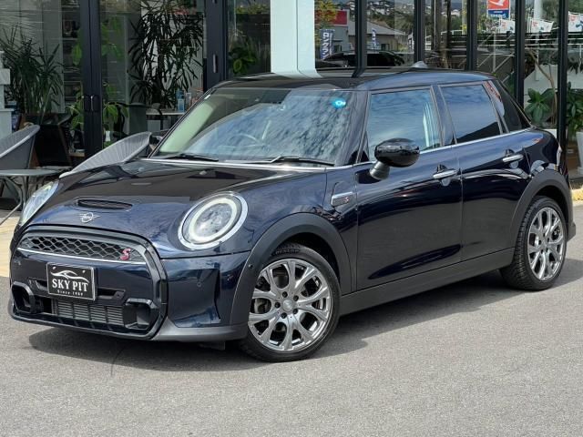 2022 MINI Hatch - photo 1 2022 MINI Hatch Other Sedan for sale, Japanese used car export - photo 1 of 9 | GULJI TRADERS