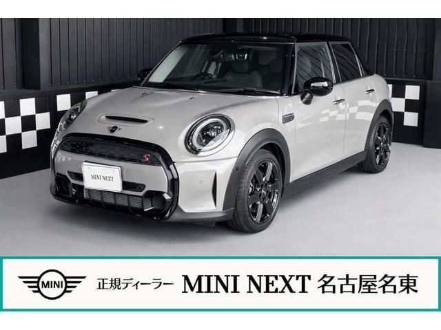 2022 MINI Hatch - photo 1 2022 MINI Hatch Sedan for sale, Japanese used car export - photo 1 of 9 | GULJI TRADERS