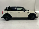 2023 MINI Hatch DCT White Sedan for sale, Japanese used car export - photo 27 of 32 | GULJI TRADERS