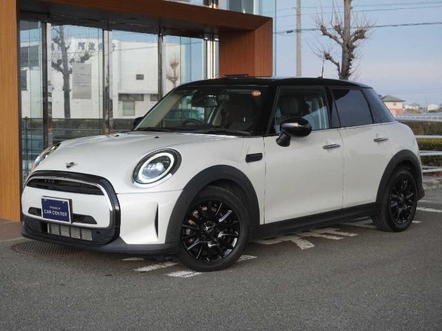 2023 MINI Hatch - photo 1 2023 MINI Hatch White Sedan for sale, Japanese used car export - photo 1 of 50 | GULJI TRADERS