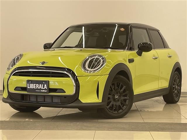 2023 MINI Hatch Mini Cooper D Classic Trim Yellow Sedan for sale, Japanese used car export | GULJI TRADERS