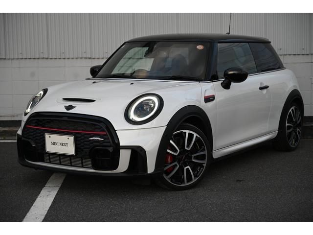 2023 MINI Hatch - photo 1 2023 MINI Hatch White Sedan for sale, Japanese used car export - photo 1 of 8 | GULJI TRADERS