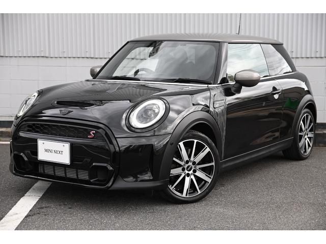 2023 MINI Hatch - photo 1 2023 MINI Hatch Black Sedan for sale, Japanese used car export - photo 1 of 8 | GULJI TRADERS
