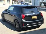 2024 MINI Hatch Cooper S Favorite Trim AIS Appraisal Black Sedan for sale, Japanese used car export - photo 8 of 42 | GULJI TRADERS