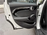 2024 MINI Hatch Cooper S Premium Plus Package Classic Trim Non-smoking vehicle Pearl Sedan for sale, Japanese used car export - photo 40 of 58 | GULJI TRADERS