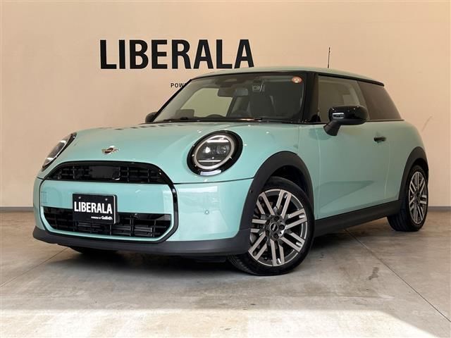 2024 MINI Hatch Mini Cooper C - photo 1 2024 MINI Hatch Mini Cooper C Green Sedan for sale, Japanese used car export - photo 1 of 23 | GULJI TRADERS