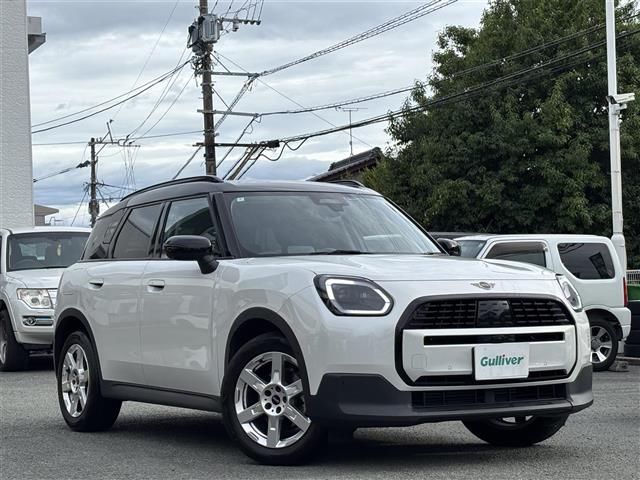 2024 MINI Hatch Mini Countryman D White SUV for sale, Japanese used car export | GULJI TRADERS