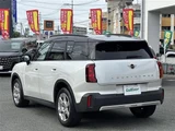 2024 MINI Hatch Mini Countryman D White SUV for sale, Japanese used car export - photo 2 of 24 | GULJI TRADERS