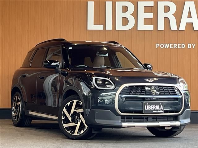 2024 MINI Hatch Mini Countryman D - photo 1 2024 MINI Hatch Mini Countryman D Gray SUV for sale, Japanese used car export - photo 1 of 24 | GULJI TRADERS