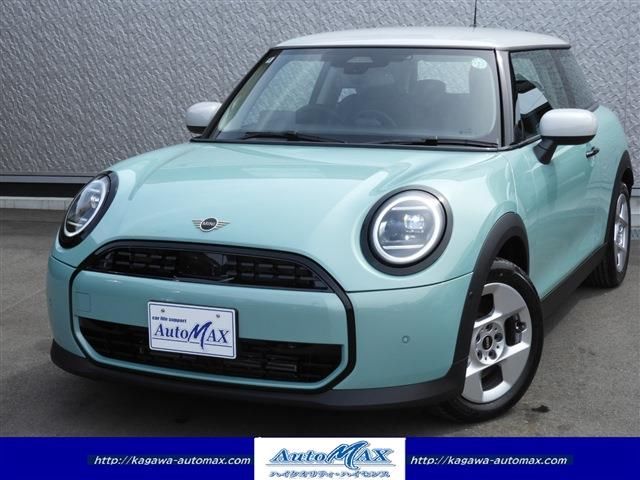 2024 MINI Hatch C - photo 1 2024 MINI Hatch C Green Sedan for sale, Japanese used car export - photo 1 of 30 | GULJI TRADERS