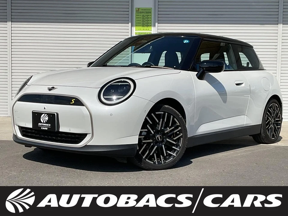 2024 MINI Hatch COOPER SE AT 2WD - photo 1 2024 MINI Hatch COOPER SE AT 2WD Sedan for sale, Japanese used car export - photo 1 of 22 | GULJI TRADERS